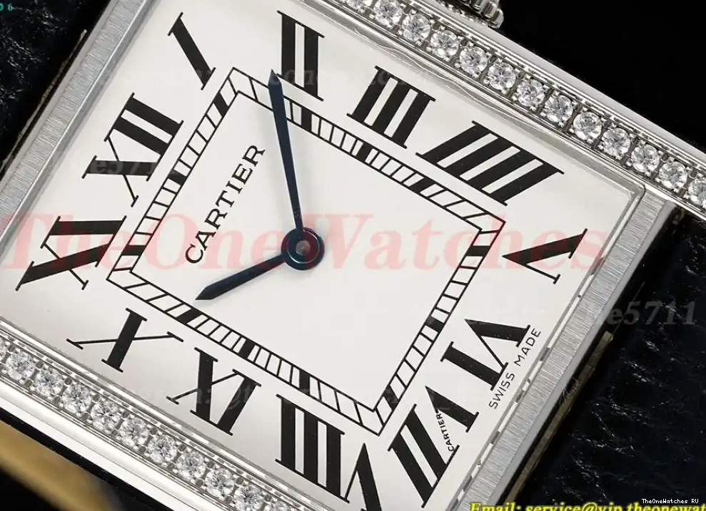 AF 27.4mm on Dial Quartz Leather Grain White Lychee Tank Dia Solo 0625